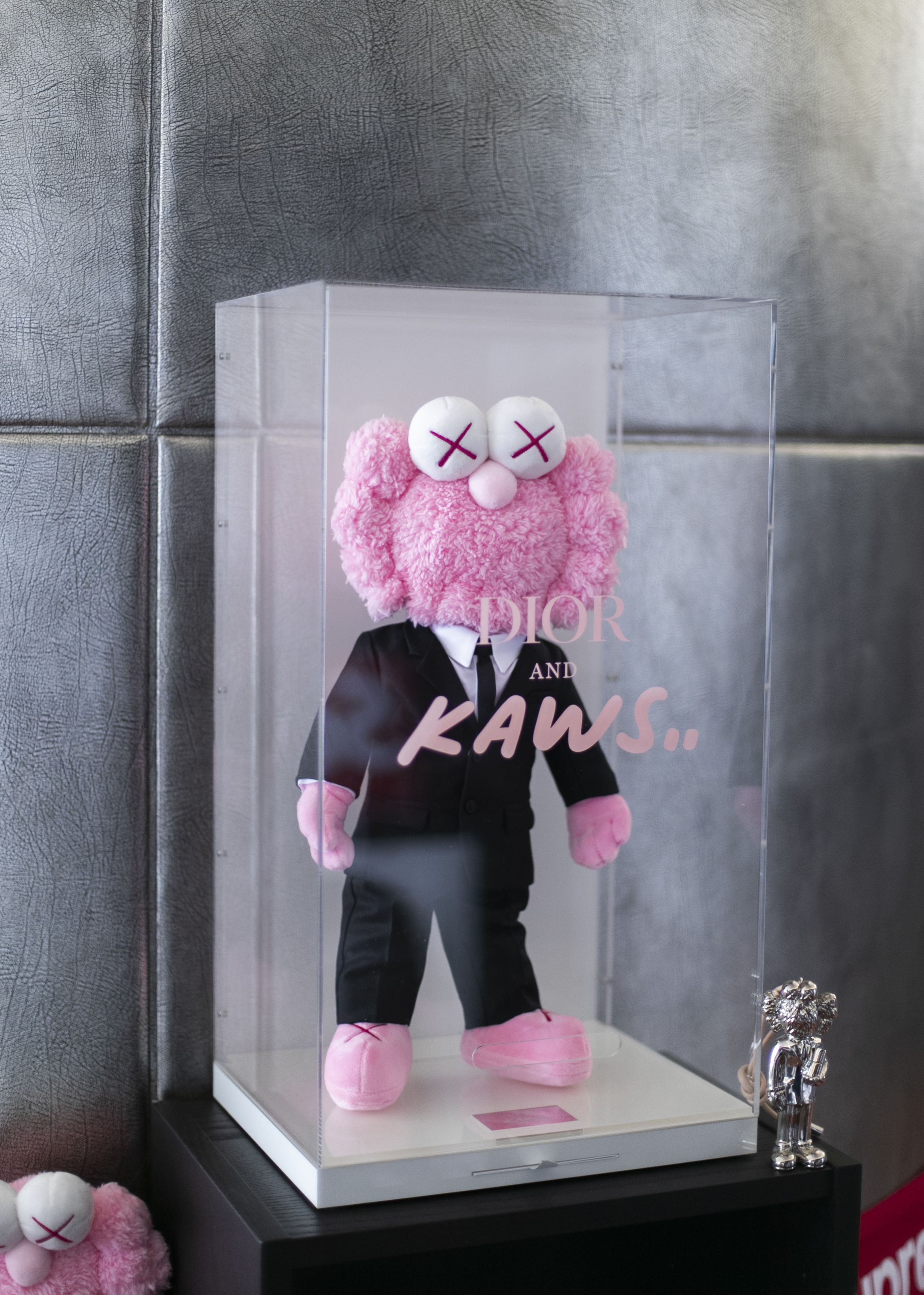 Kaws (Brian Donnelly) - BFF plush (black version) - Plush - Limited edition