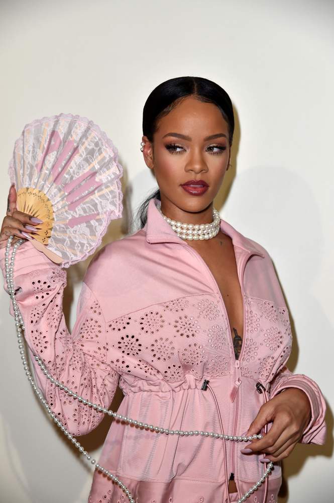 Rihanna’s collaboration with Puma included a pink lace foldable fan